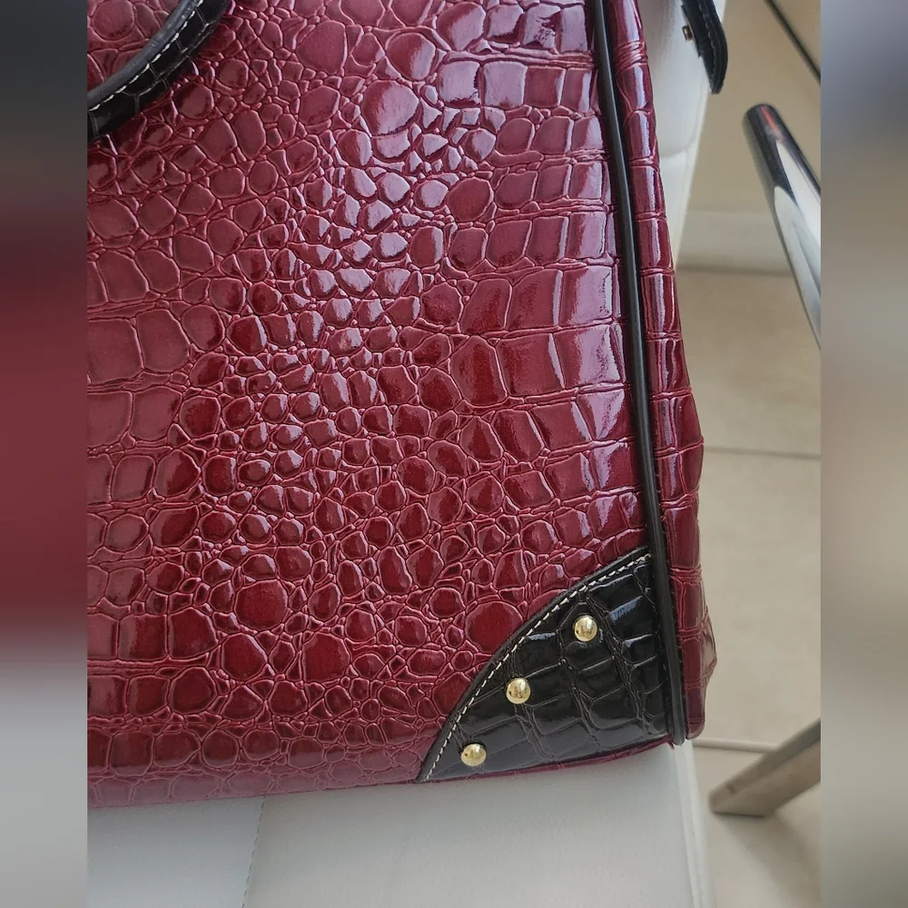 New Samantha Brown Women's Burgundy‎ and Black Croc-Embossed Bag